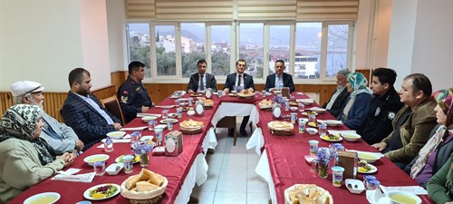 Kaymakamımız Sayın Muhammet KILIÇASLAN Şehit Aileleri ve Gazilerle İftarda Bir Araya Geldi