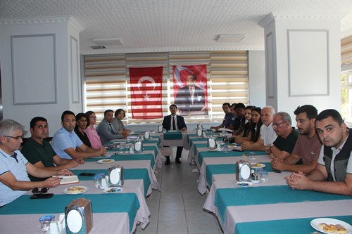 Kaymakamımız Sayın Selahattin HIDIR Başkanlığında, İlçe İdare Şube Başkanları ve Mahalle Muhtarları ile toplantısı gerçekleştirildi.